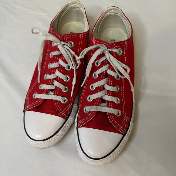 Converse Chuck Taylor All Star Low-Top Sneakers Red Size 6 - Picture 2 of 6